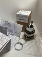 ALLEN BRADLEY 800T-J17KE7B SWITCH,SELECTOR600V AC MAX 10 AMP MAX