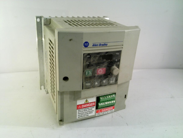 ALLEN BRADLEY 161S-DA02NPU DRIVE 100-120VAC 2.8AMP .4KW/.5HP ALLEN BRADLEY 161S-DA02NPU DRIVE 100-120VAC 2.8AMP .4KW/.5HP