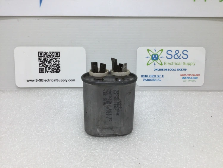 AEROVOX P50G3705E CAPACITOR 5MF 370V
