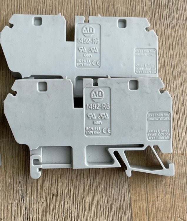 ALLEN BRADLEY 1492-R6 SINGLE CKT SCREWLESS TERM. BLK., 6MM MAX. WIRE, FEED THROUGH BLOCK, GRAY,