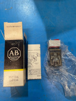 ALLEN BRADLEY 800MS-DB16B50 SWITCH,PUSHBUTTON 300V AC MAX 10 AMP MAX