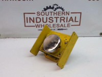 ALLEN BRADLEY 800P-F1CGA PALM OPERATED PUSH BUTTONS - FLUSH MOUNT, STANDARD DRIVE, CHROME, SIDE GUARD - YELLOW, NO BASE, STANDARD, 1 N.O. - 1 N.C.