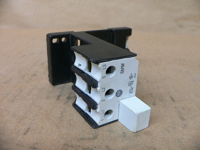 ALLEN BRADLEY 193-TAPM DIN RAIL/PANEL ADAPTER FOR 193TA- OLR (PKG. QTY. ALLEN BRADLEY 193-TAPM DIN RAIL/PANEL ADAPTER FOR 193TA- OLR (PKG. QTY.