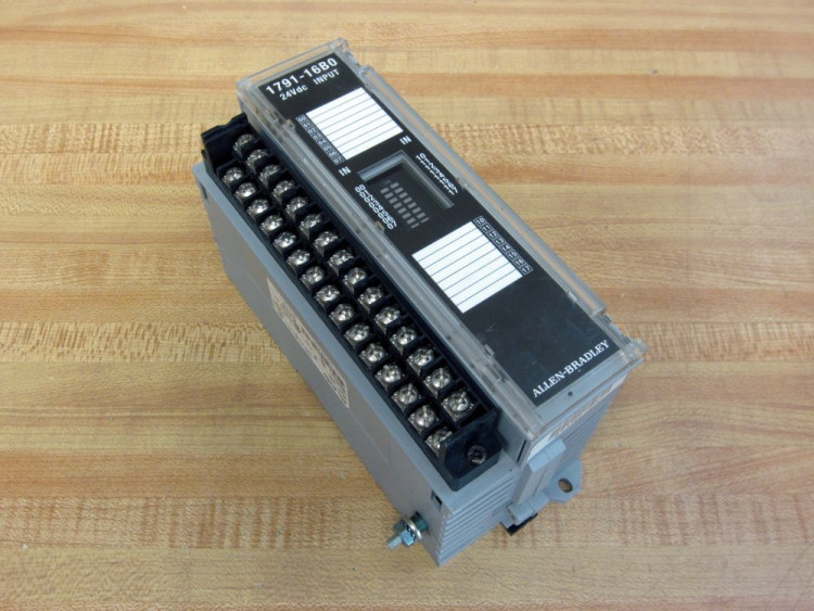 ALLEN BRADLEY 1791-16BO INPUT MODULE REMOTE I/O BLOCK 24VDC 16POINT