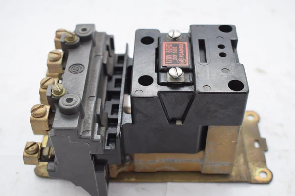 ALLEN BRADLEY 70A10 COIL 220V/25HZ 2-3-4POLE SIZE0 SERIES K 702-717