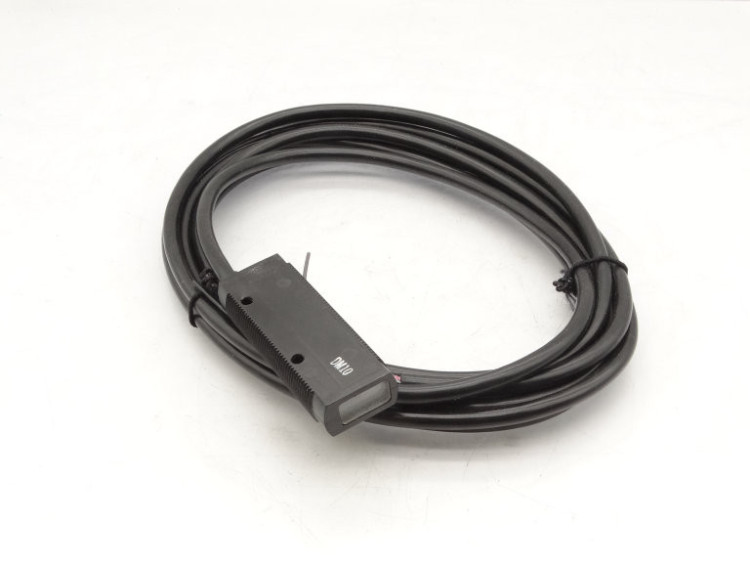 ALLEN BRADLEY 42SRU-6203 PHOTOSWITCH PHOTOELECTRIC SENSOR, 6000 SERIES, POLARIZED RETROREFLECTIVE, 10-30V DC, 3M (9.8FT), DARK OPERATE, 3M (9.8FT) CABLE