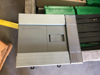 ALLEN BRADLEY 1747-L20D SLC 500 20 I/O FIXED CONTROLLER, 12 24V DC SINK INPUTS, 8 TRIAC OUTPUTS, 120 VAC LINE POWER