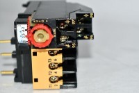 ALLEN BRADLEY 193-BSB-42 OVERLOAD RELAY 2.8-4.2AMP BI-METALLIC TYPE1