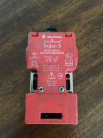 ALLEN BRADLEY AC-15 SAFETY SWITCH TROJAN 5