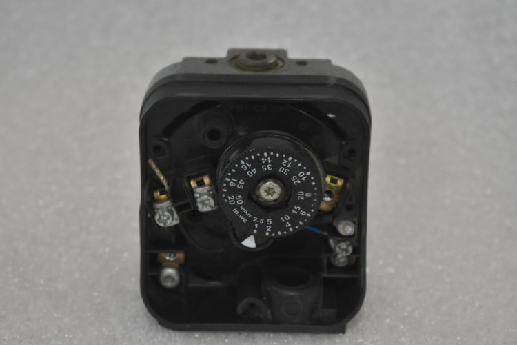KROM SCHRODER DG50T  PRESSURE GAS/AIR SWITCH 2.5-50MBAR 16.4.45013G