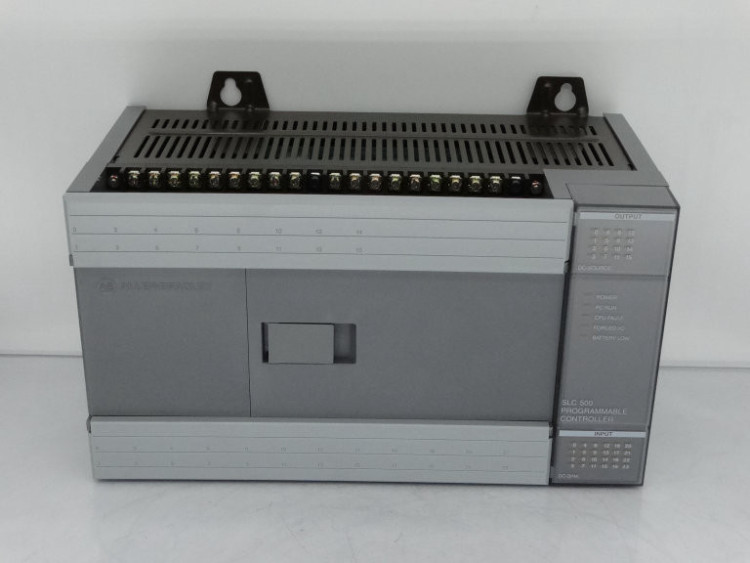 ALLEN BRADLEY 1747-L40E PLC 40 I/O FIXED HARDWARE STYLE ALLEN BRADLEY 1747-L40E PLC 40 I/O FIXED HARDWARE STYLE