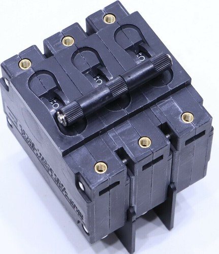 CIRCUIT BREAKER 3POLE 20AMP 120/240V CIRCUIT BREAKER 3POLE 20AMP 120/240V
