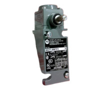ALLEN BRADLEY 802T-AMTP1 LIMIT SWITCH, NEMA TYPE 4 AND 13 OILTIGHT CONSTRUCTION, PLUG-IN, LEVER TYPE, MAINTAINED CONTACT, 4-CIRCUIT, CW AND CCW OPERATION, HEAD ONLY