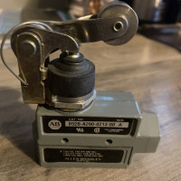 ALLEN BRADLEY 802B-A290-0213-00 LIMIT SWITCH 120VAC 15AMP 1/8HP