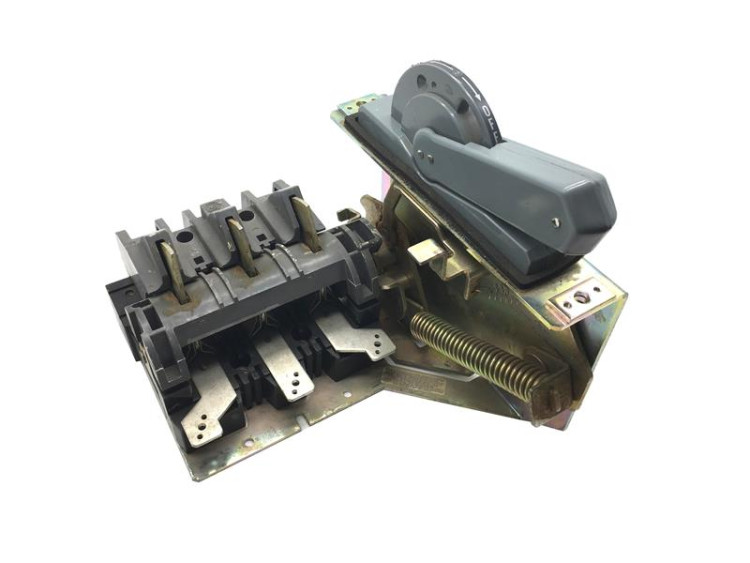 ALLEN BRADLEY 1494F-NF100 FIXED-DEPTH FLANGE-MOUNTED DISCONNECT SWITCH, FUSIBLE DISCONNECT, 100A
