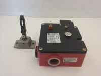 ALLEN BRADLEY 802F-TB6SM11RL SAFETY SWITCH LATCHING KEY-INTERLOCKING 300VAC 10A