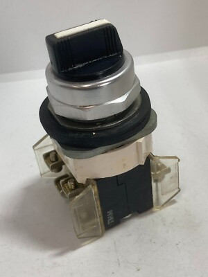 ALLEN BRADLEY 800T-J701KE7B SELECTOR SWITCH 2NO/2NC 30MM