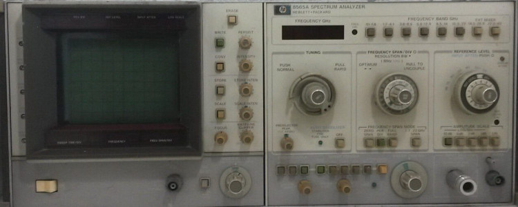 AGILENT 8565A ANALYZER AGILENT 8565A ANALYZER
