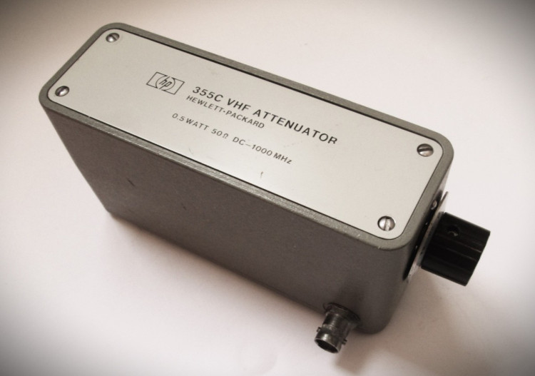 AGILENT 355C ATTENUATOR 0-12DB 100MHZ VHF MANUAL STEP AGILENT 355C ATTENUATOR 0-12DB 100MHZ VHF MANUAL STEP
