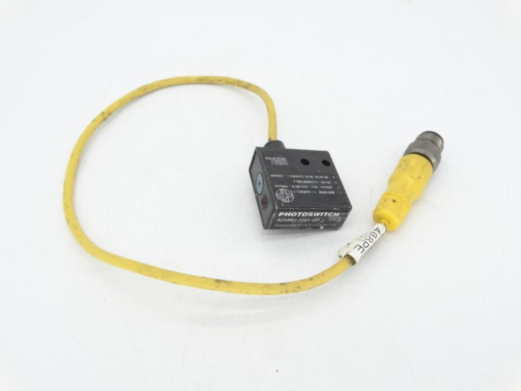 ALLEN BRADLEY 42SMU-7261-QD PHOTOELECTRIC SENSORS, CLEARSIGHT, MINIATURE RECTANGULAR, MINIATURE RECTANGULAR, CIRCULAR POLARIZED SENSOR, SENSING RANGE 1.5 M, 11 - 28 VDC, PNP, COMPLEMENTARY OUTPUTS, QD 4 PIN MICRO ALLEN BRADLEY 42SMU-7261-QD PHOTOELECTRIC SENSORS, CLEARSIGHT, MINIATURE RECTANGULAR, MINIATURE RECTANGULAR, CIRCULAR POLARIZED SENSOR, SENSING RANGE 1.5 M, 11 - 28 VDC, PNP, COMPLEMENTARY OUTPUTS, QD 4 PIN MICRO