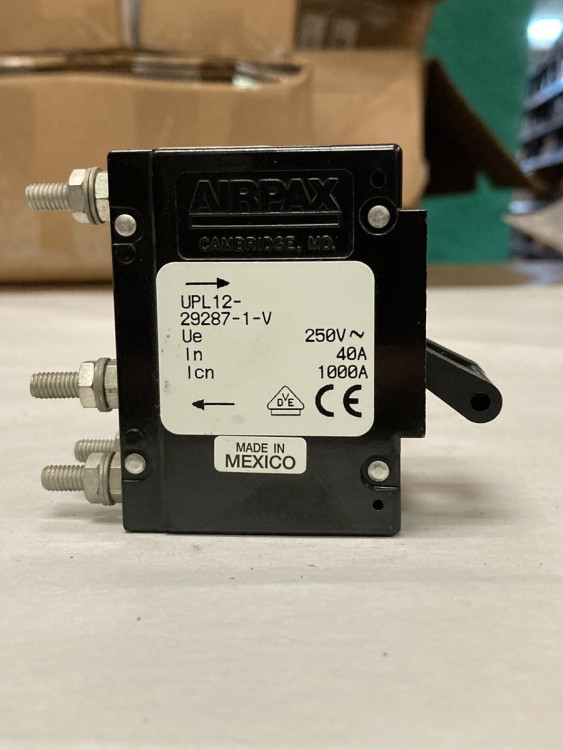 CIRCUIT BREAKER 40AMP 2POLE 240VAC CIRCUIT BREAKER 40AMP 2POLE 240VAC