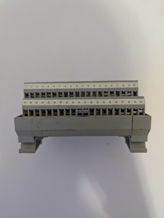 ALLEN BRADLEY 1492-IMF20F 20POINT DIGITAL IFM FEED-THROUGH STANDARD ALLEN BRADLEY 1492-IMF20F 20POINT DIGITAL IFM FEED-THROUGH STANDARD