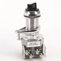 ALLEN BRADLEY 800H-HP2KB6AAXX HAZARDOUS LOCATION TYPE 7 9 2 POS. SEL. SWITCH-NON-ILLUM., STANDARD BARREL LENGTH, WHITE (KNOB) / GRAY (METAL WING), STD. KNOB MAINT., 1 NO-1 NC 1 NO-1 NC