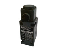 ALLEN BRADLEY 802T-NPTPJ1 PLUG-IN OILTIGHT LIMIT SWITCH