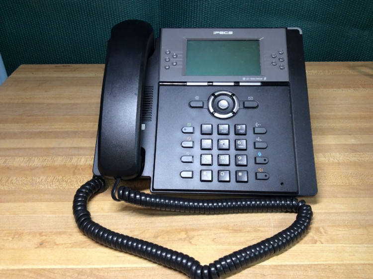 Телефон Ericsson LG Executive