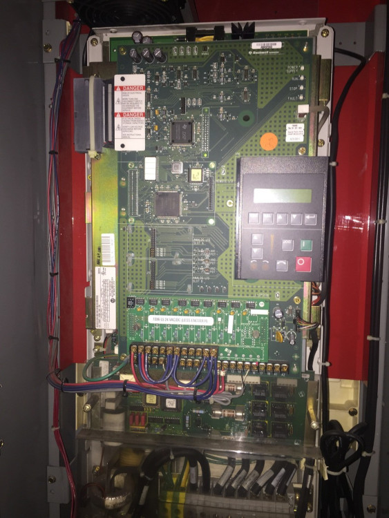 ALLEN BRADLEY 1336F-C030-AA-EN DRIVE AC 30HP 575V V5.004 ALLEN BRADLEY 1336F-C030-AA-EN DRIVE AC 30HP 575V V5.004
