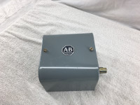 ALLEN BRADLEY 803-P4 SWITCH,ROTATING CAM LIMIT600V AC MAX 25 AMPS