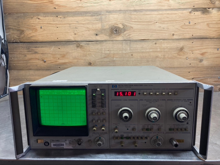 AGILENT 8570A SPECTRUM ANALYZER 10MHZ-22GHZ AGILENT 8570A SPECTRUM ANALYZER 10MHZ-22GHZ