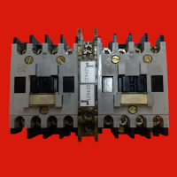 ALLEN BRADLEY 104-A09ND3 CONTACTOR REVERSING 9AMP 3POLE 110/120V 50/60HZ