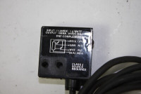 ALLEN BRADLEY 42SMP-7021 PHOTOELECTRIC SENSORS, MINIATURE RECTANGULAR, FIXED FOCUS DIFFUSE, MINIATURE RECTANGULAR, RED LED, 11 - 28 VDC, PNP, COMPLEMENTARY OUTPUTS, CABLE 2 M