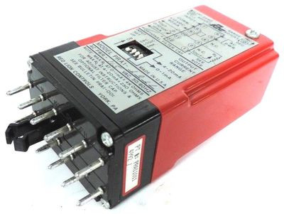 RED LION CONTROLS PRA1-1011 CONVERTER FREQUENCY TO ANALOG 115VAC RED LION CONTROLS PRA1-1011 CONVERTER FREQUENCY TO ANALOG 115VAC