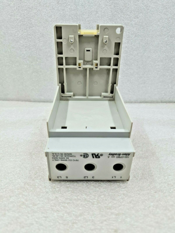 ALLEN BRADLEY 193-EPM3 DIN RAIL/PANEL ADAPTER