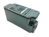 ALLEN BRADLEY 802-PASJ218 LIMIT SWITCH 3AMP 120V W/ROLLER