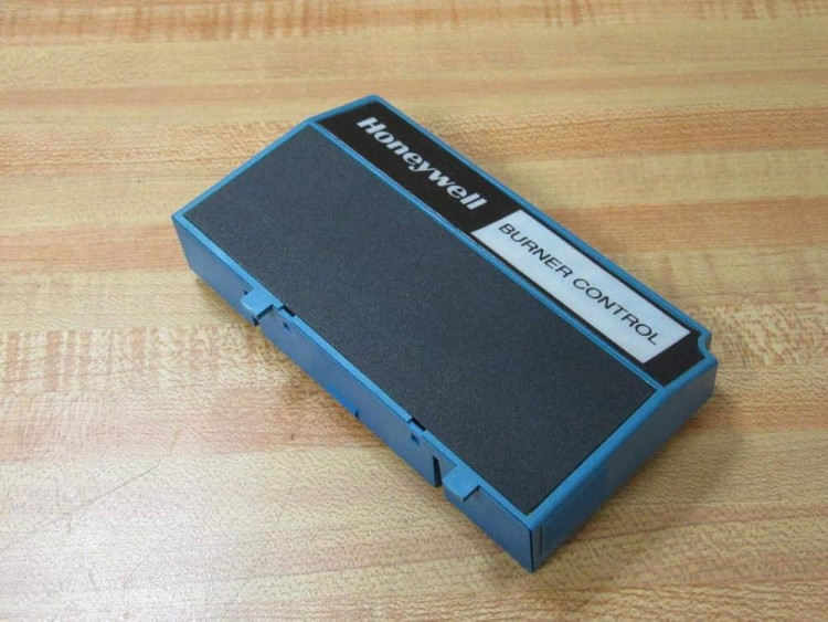 HONEYWELL S7820A-1007 REMOTE RESET MODULE 12VDC FOR BURNER CONTROL HONEYWELL S7820A-1007 REMOTE RESET MODULE 12VDC FOR BURNER CONTROL