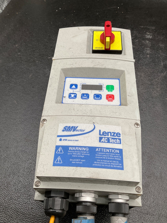 AC TECHNOLOGY ESV112N04TMC SMVECTOR DRIVE; NEMA 4X (IP65); 400-480V (30); INDOOR DUTY ONLY; INPUT LINE VOLTAGE; INTEGRATED INPUT DISCONNECT AC TECHNOLOGY ESV112N04TMC SMVECTOR DRIVE; NEMA 4X (IP65); 400-480V (30); INDOOR DUTY ONLY; INPUT LINE VOLTAGE; INTEGRATED INPUT DISCONNECT