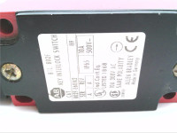 ALLEN BRADLEY 802F-E60M2 SAFETY SWITCH ASSEMBLY 10AMP 500V