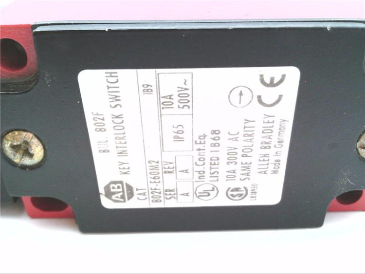 ALLEN BRADLEY 802F-E60M2 SAFETY SWITCH ASSEMBLY 10AMP 500V