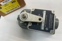 ALLEN BRADLEY X-31950 FORK TYPE LIMIT SWITCH ARM FOR 801 SERIES SWITCH