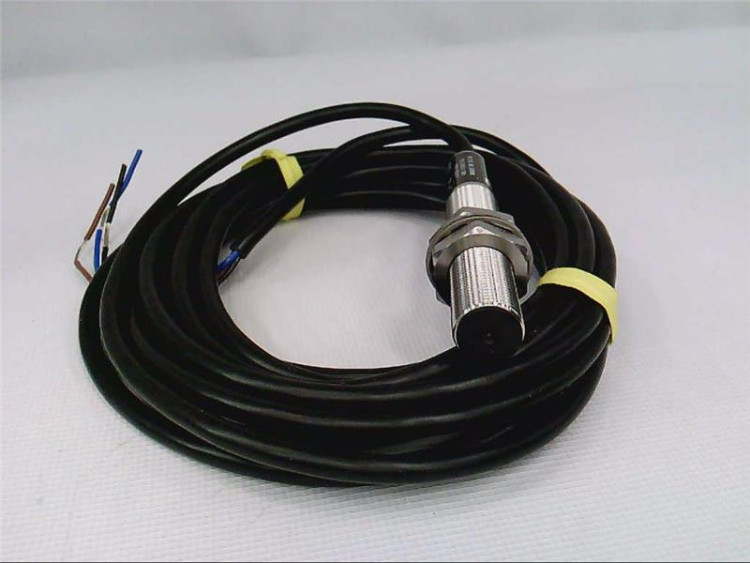 ALLEN BRADLEY 871T-L2A12 PROXIMITY SENSOR, 3-WIRE DC STANDARD BARREL, 12MM DIAMETER, SHIELDED, TUBULAR:STAINLESS STEEL, 2MM SENSING DISTANCE, N.O., SOURCE (PNP) OUTPUT, PVC CA ALLEN BRADLEY 871T-L2A12 PROXIMITY SENSOR, 3-WIRE DC STANDARD BARREL, 12MM DIAMETER, SHIELDED, TUBULAR:STAINLESS STEEL, 2MM SENSING DISTANCE, N.O., SOURCE (PNP) OUTPUT, PVC CA