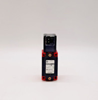 ALLEN BRADLEY 802F-E60MS2-05 SAFETY SWITCH WITH KEY 1NO/1NC